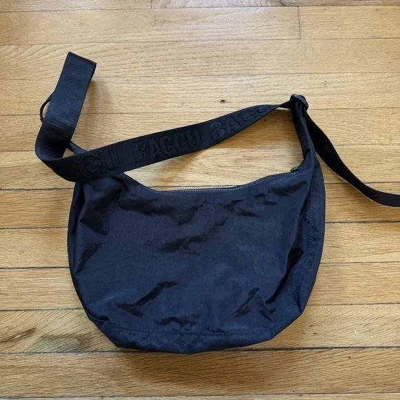 BAGGU Medium Nylon Crescent Bag - Picture 8 of 10